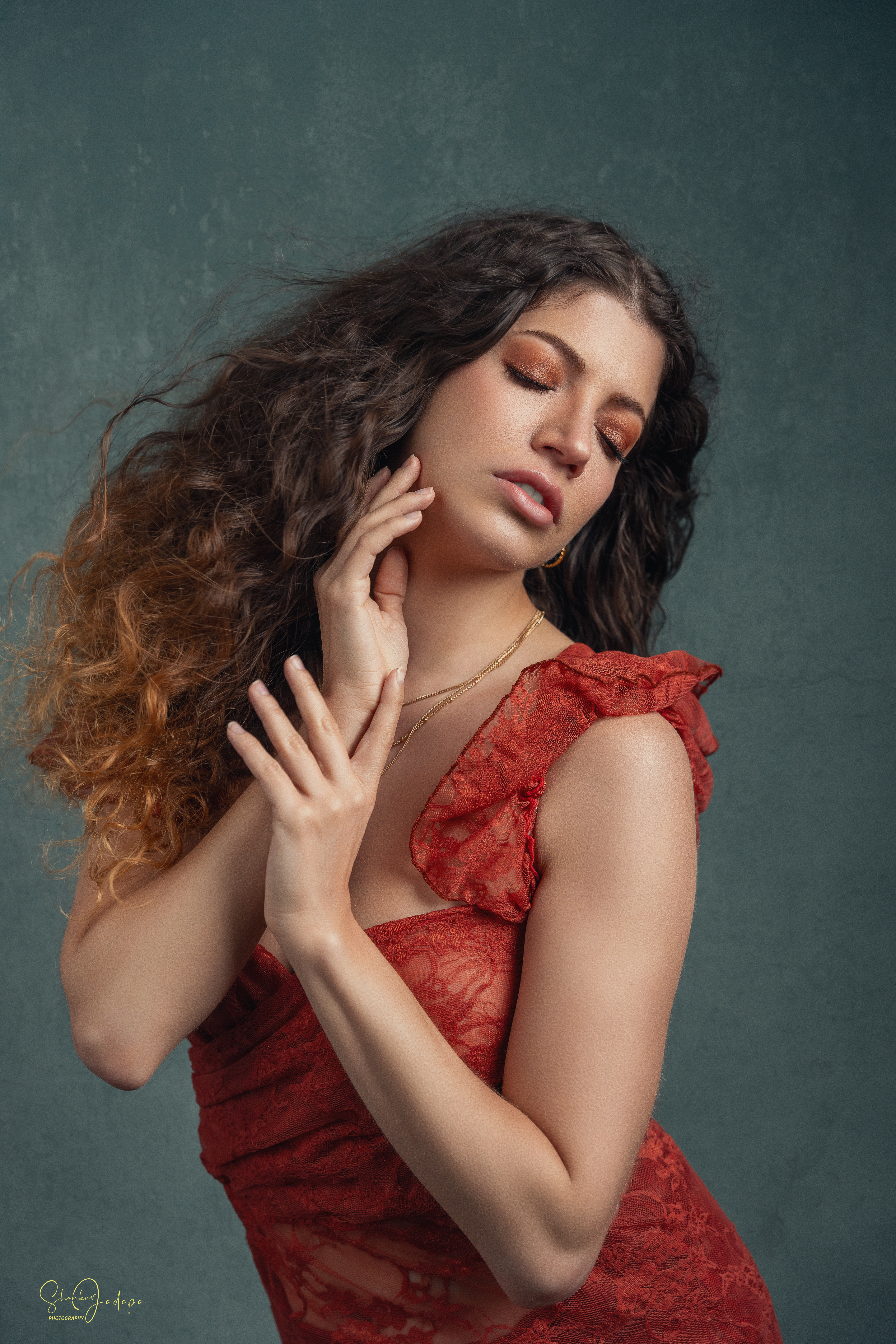 Product videography rotating turntable